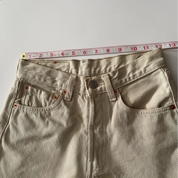 Levi's 501 Beige Tan Cutoff Shorts- size 26 - Picture 4 of 10